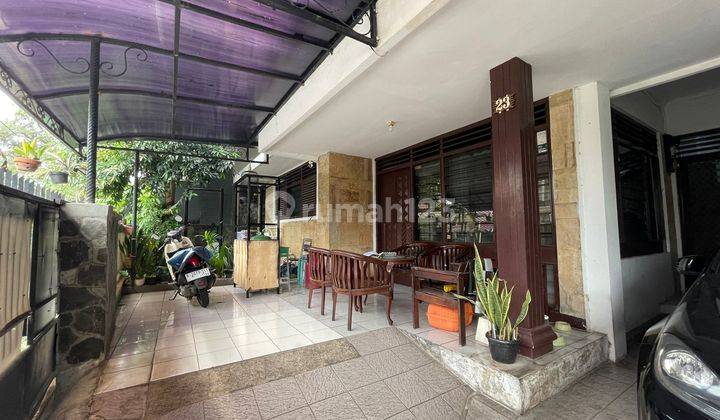 Dijual Rumah di Tebet Barat, Lebar Jalan 2 Mobil, Siap Huni, Hub 0813 1838 1838 1