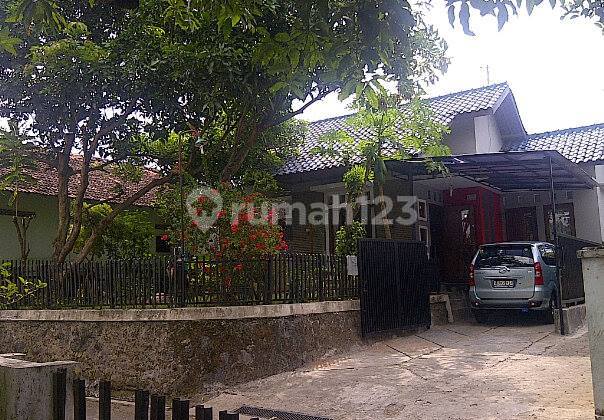 For Rent: Ready-to-Occupy Villa House in a Comfortable, Lush, and Quiet Neighborhood at Besito Alley 3 No. 7, Gebog, Kudus, Central Java.