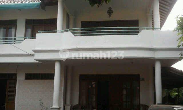 For Sale Large Move-in Ready House Strategic Location in Pangkalan Jati Depok West Java 2