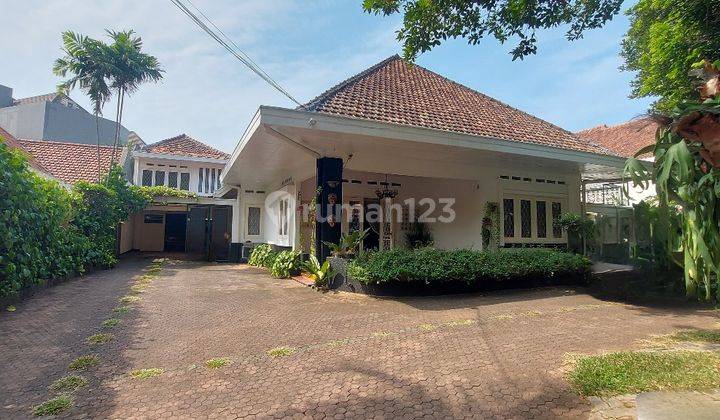 Rumah Dijual Hitung Tanah di Area Elite Menteng Golongan C Cocok Untuk Investasi. Hubungi 0813 1838 1838 1