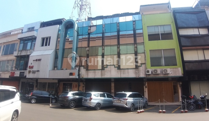 Dijual Ruko Gandeng total luas 140m2 di area Golden Trully Fatmawati, bisa dibeli per Unit Hub: 0813 Satu Delapan Tiga Delapan '- Satu Delapan Tiga 