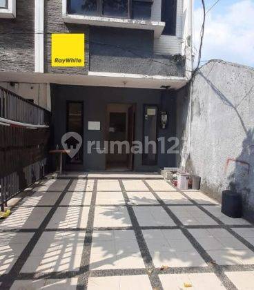 Rumah 3 Lantai di Bendungan Hilir Kontur Tanah Tinggi Tidak Banjir, Hub 0813 1838 1838  1