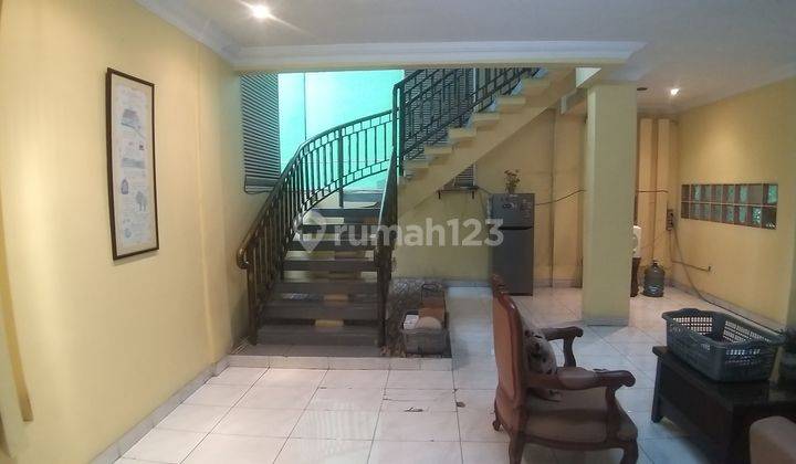 Rumah Dengan Basement Siap Huni, Strategis, Nyaman di Gudang Peluru, Tebet, Jaksel 2