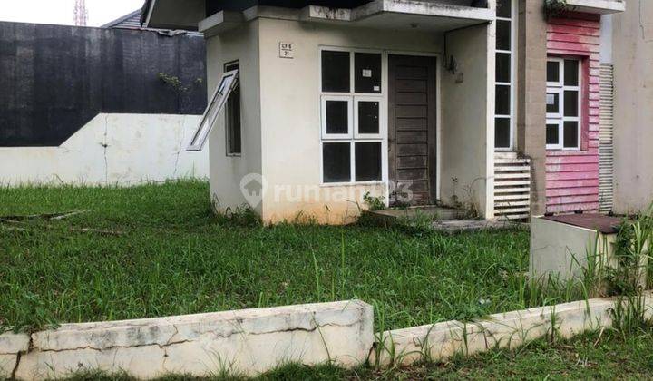 Rumah Hoek, Halaman Luas di Cibubur Country 1