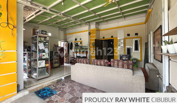 House with Spacious Yard in Metland Cileungsi, Cibubur 2