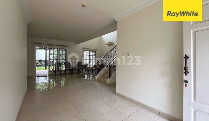 Rumah Halaman Luas di Kota Wisata, Cibubur Rumah Halaman Luas di Kota Wisata, Cibubur