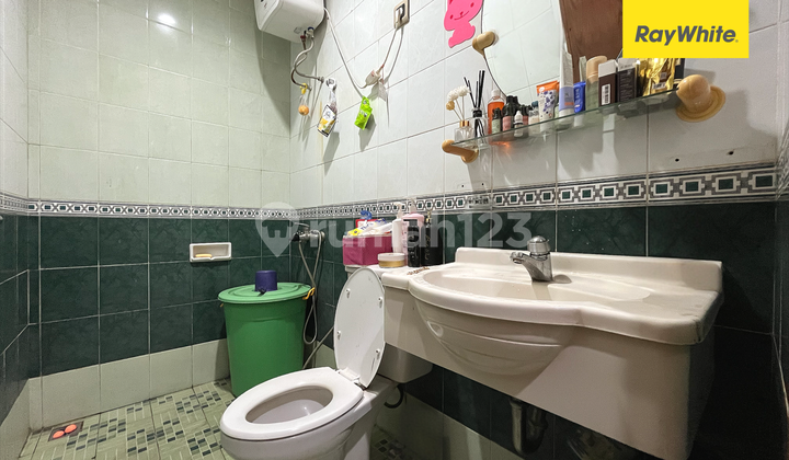 Rumah Siap Huni, Atap Sudah Baja Ringan di Kota Wisata, Cibubur 2