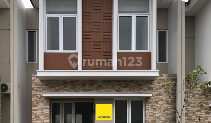 Rumah di Kota Wisata, Cibubur