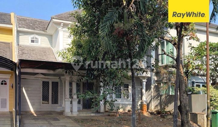 Front Garden House in Cibubur Tourism City