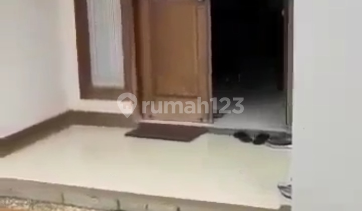 Di Jual Cepat / di Sewakan Rumah Siap Huni Belakang Ice Bsd