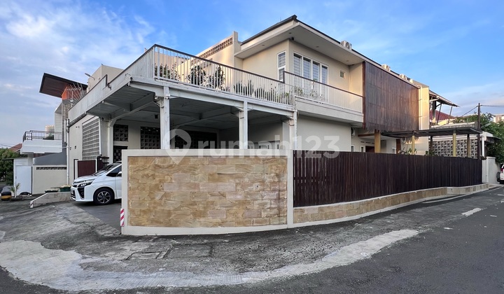 Dijual Rumah Modern Semi Furnished Griya Loka Bsd dengan Roof Top Garden