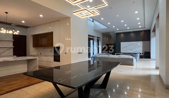 3-Story House with Rooftop in BSD Bukit Golf 3-Story House with Rooftop in BSD Bukit Golf