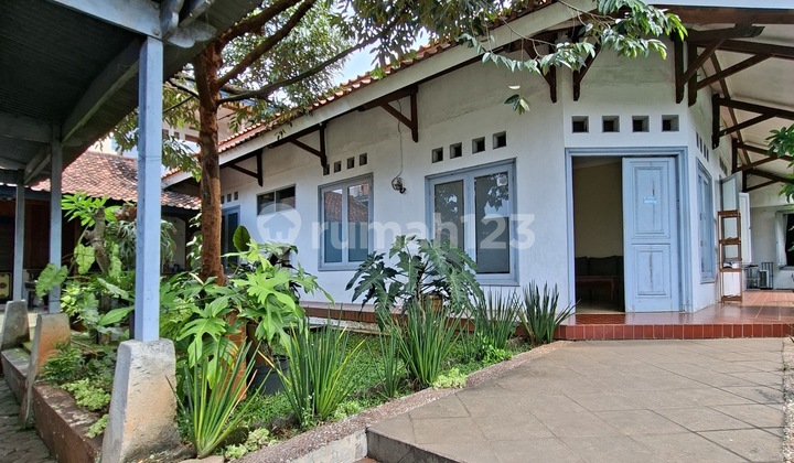 Rumah Semi Classic RC Veteran Jakarta Selatan