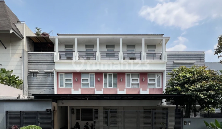 Dijual Rumah 3 Lantai Selangkah Dari Pondok Indah Mall