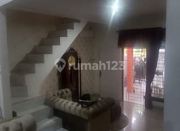 Rumah 2 Lantai Kawasan Simpang Tiga Dekat Bandara  9