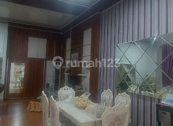 Rumah 2 Lantai Kawasan Simpang Tiga Dekat Bandara  13