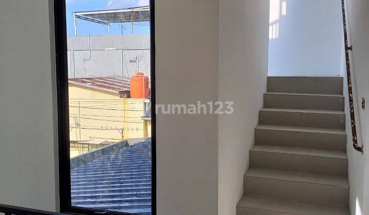 Rumah 2 Lantai Konsep Urban Dekat Sekolah Abdurab 8