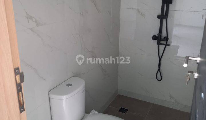 Rumah 2 Lantai Konsep Urban Dekat Sekolah Abdurab 11