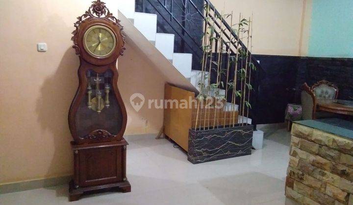 Rumah Minimalis 2 Lantai Tengah Kota Dekat Arifin Ahmad 2