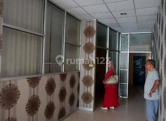 Ruko Beserta Interior Tengah Kota Kawasan Bisnis Dekat Sudirman Cocok Untuk Buka Kantor  2