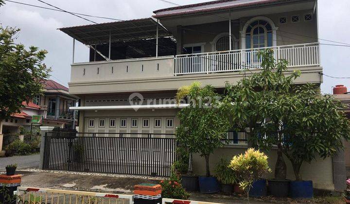 Rumah Besar Mewah Posisi Hook Bisa Digunakan Untuk Usaha 1