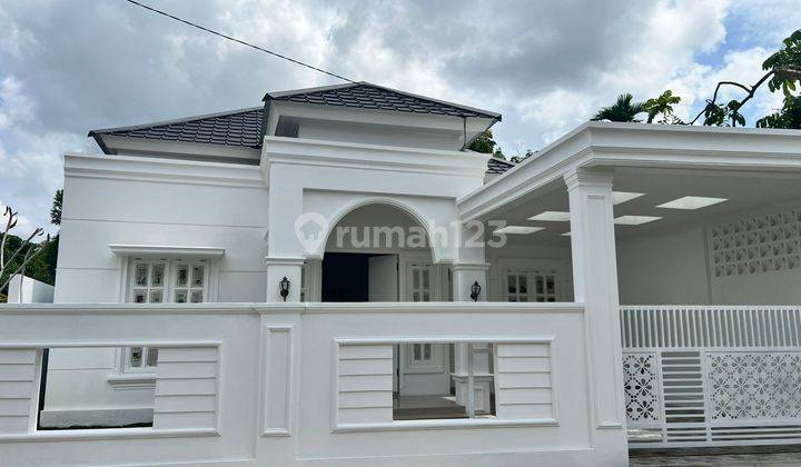 New Cluster Rumah Klasik Modern Tepi Jalan Aspal Promo Cash Back 20 Juta 1