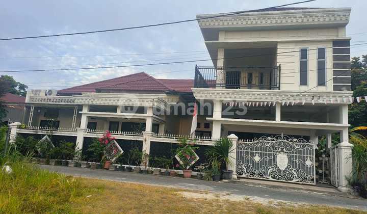 Dijual Rumah Besar Lantai 2 Lokasi Strategis Tengah Kota