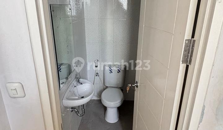 For sale. 2nd floor house near the airport. 2