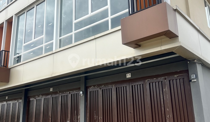 Ruko 3 Lantai Siap Huni Dekat Sudirman