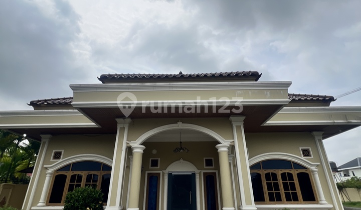 Wide Yard House Suitable for Office Near Airport Wide Yard House Suitable for Office Near Airport