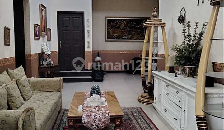 Dijual Rumah Besar Lantai 2 Lokasi Strategis Tengah Kota 2