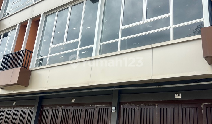 3-Storey Shop House Ready to Occupy Near Sudirman 2