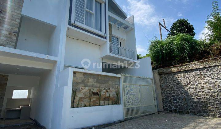 Rumah Villa Plus Roftop Dekat Wisata Bns Jatimpark