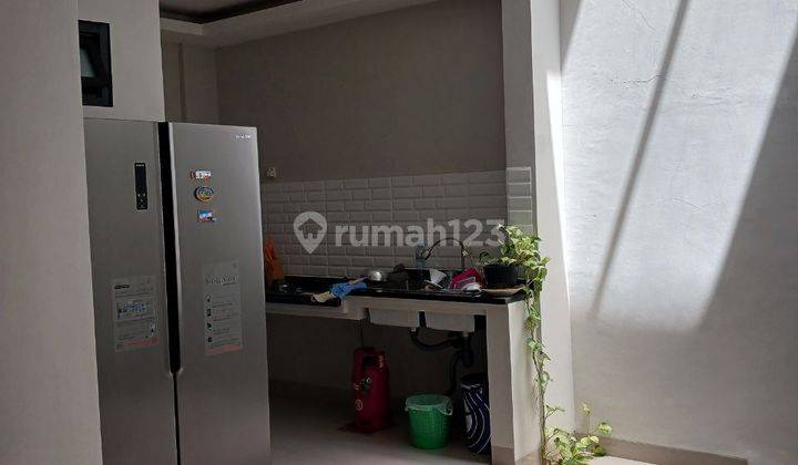 Dijual Rumah di Kompleks Mawar 2