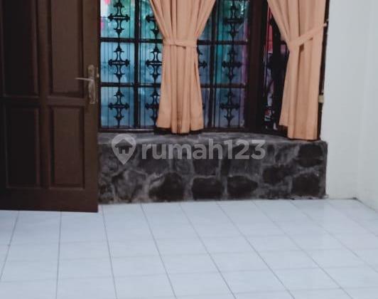 One-Story House, Ready to Occupied in a Housing Complex, 24-Hour Security in Bintaro 2