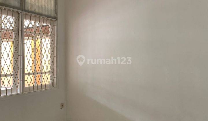 Rumah bagus, siap huni di Hook di Bintaro Sektor 4 2