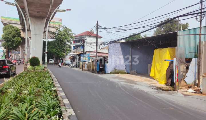 Business Space Located on Petukangan Main Road 2