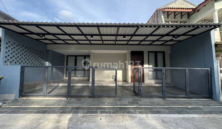 Rumah siap huni bisa digunakan untuk Office, lokasi strategis di Bintaro 1