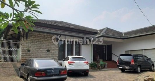 Rumah Halaman Luas, Bebas Banjir, Lokasi Strategis di Bintaro- Jaksel