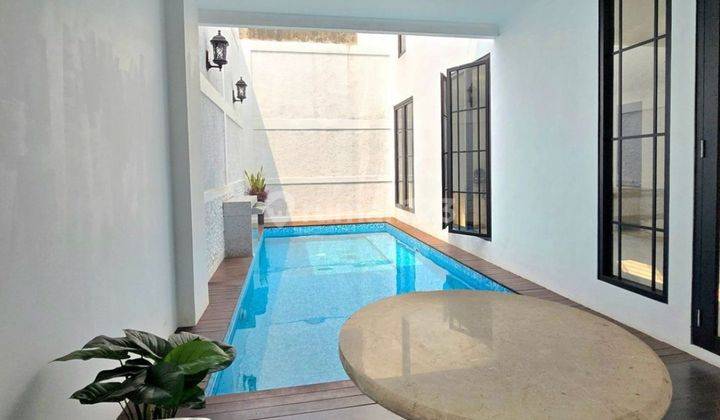 Rumah Mewah 2 Lantai Dengan Private Swimming Pool Sudah Renovasi Semi Furnished SHM 2