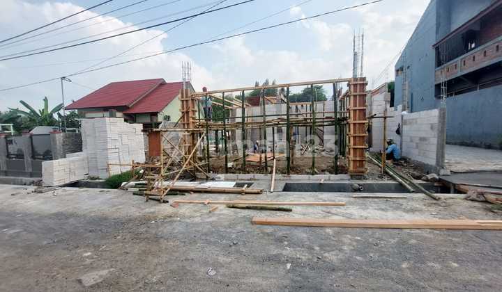 Rumah 2 Lantai De Villa Kedungmundu Mewah Tengah Kota  Semarang 22