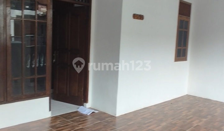 Rumah Dekat Stasiun Sidimara