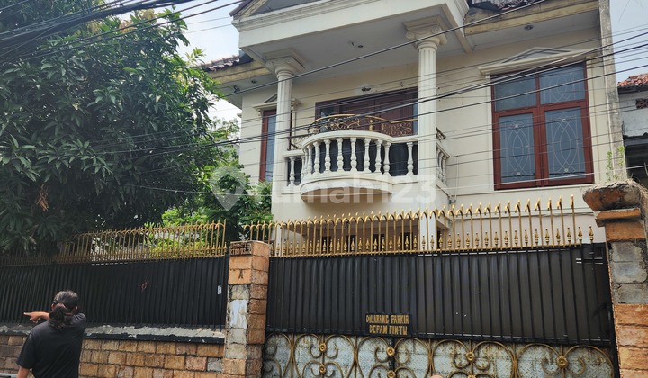 Rumah Gili Samping Disewakan Tahunan 1