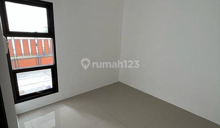 Rumah 2 Lantai Bagus Semi Furnished SHM di Lowokwaru, Malang 2