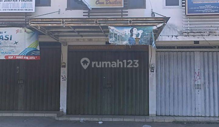 Ruko 2 Lantai Bagus Potensial Untuk Bisnis Lokasi Pinggir Jalan 2