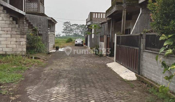 Super Murah Rumah 2 Lantai Tinggal Finishing di Pakisaji Malang  2