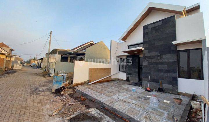 RUMAH BARU HARGA BAIK Di PAKIS KABUPATEN MALANG. 2