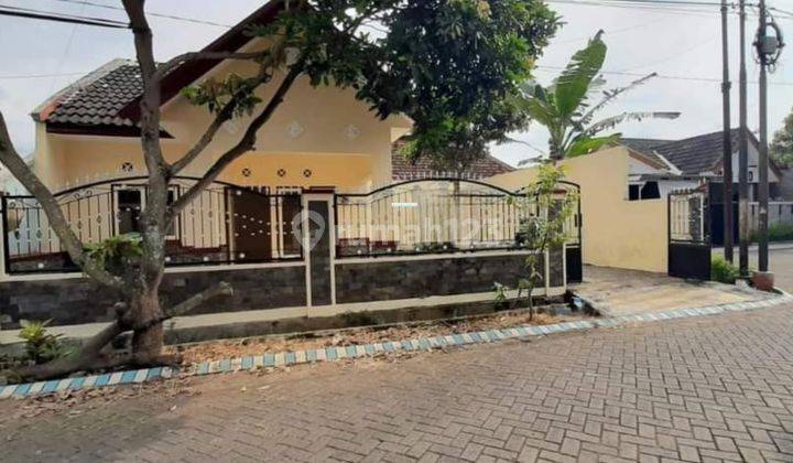 Rumah Baru Siap Huni Minimalis Modern di Pakis Malang  1