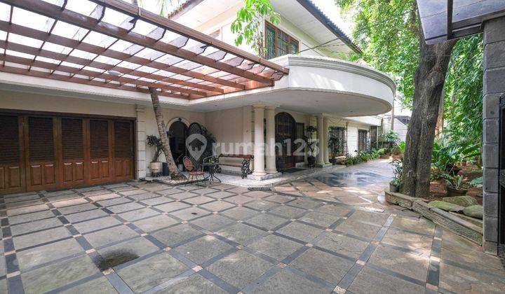 Dijual Rumah Classic Full Tingkat Menteng Jakarta Pusat 1