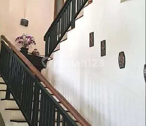 Strategic House in Mendut Menteng, Central Jakarta 2